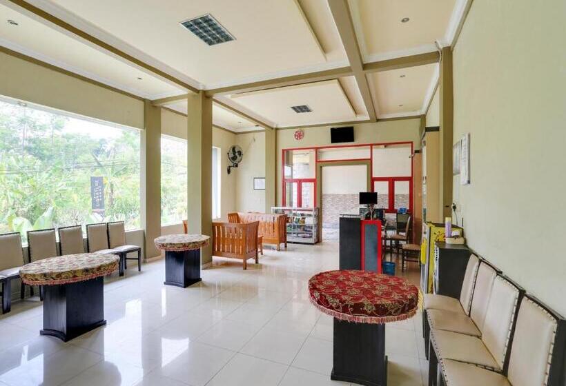 Urbanview Hotel Bergas Indah Bandungan By Reddoorz