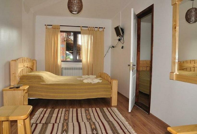 هاستل Pogar Inn