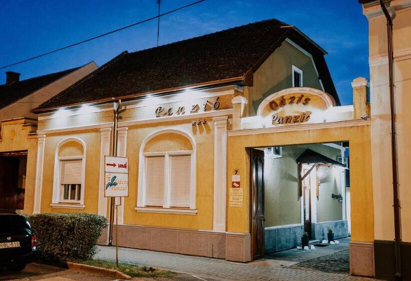 住宿加早餐  Oázis Panzió