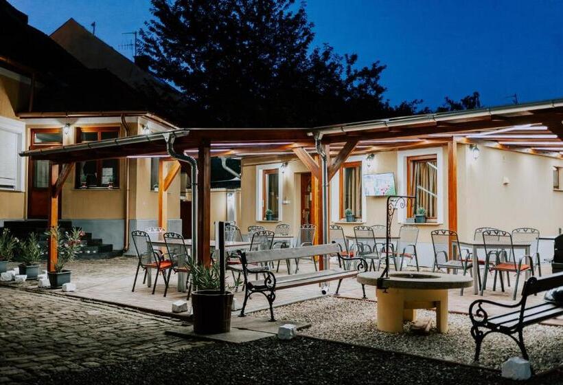 住宿加早餐  Oázis Panzió