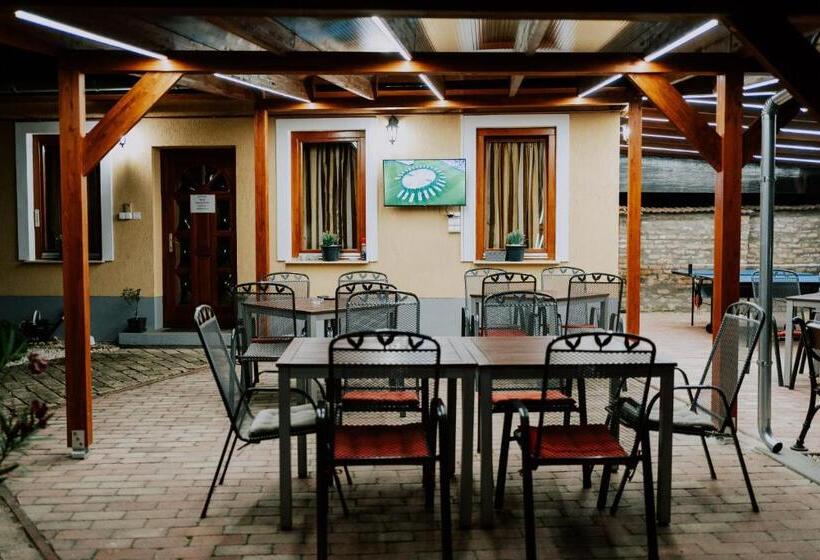 住宿加早餐  Oázis Panzió