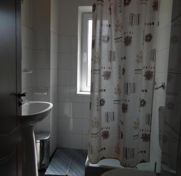 צימר Pensiunea Ando