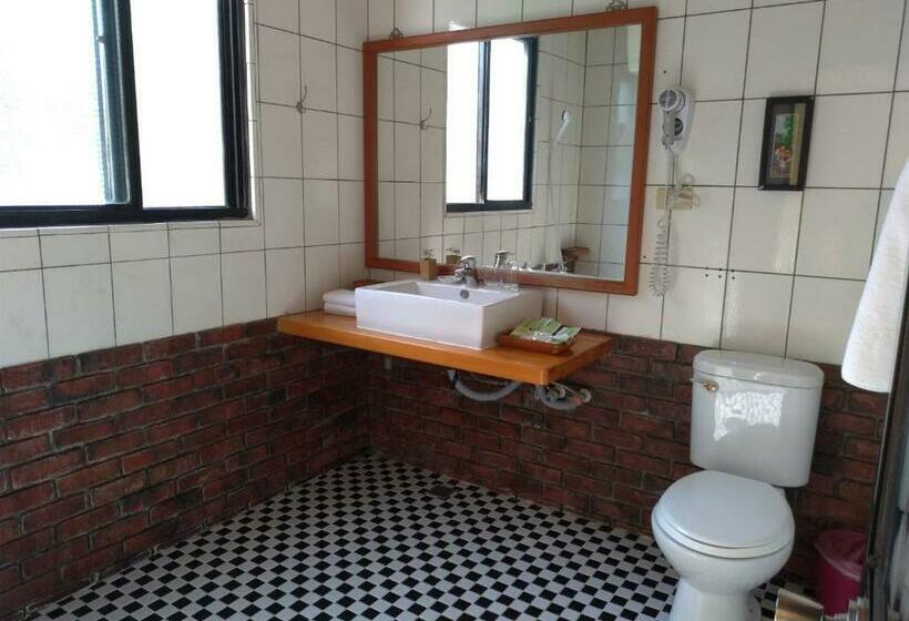 تختخواب و صبحانه Railway Villa