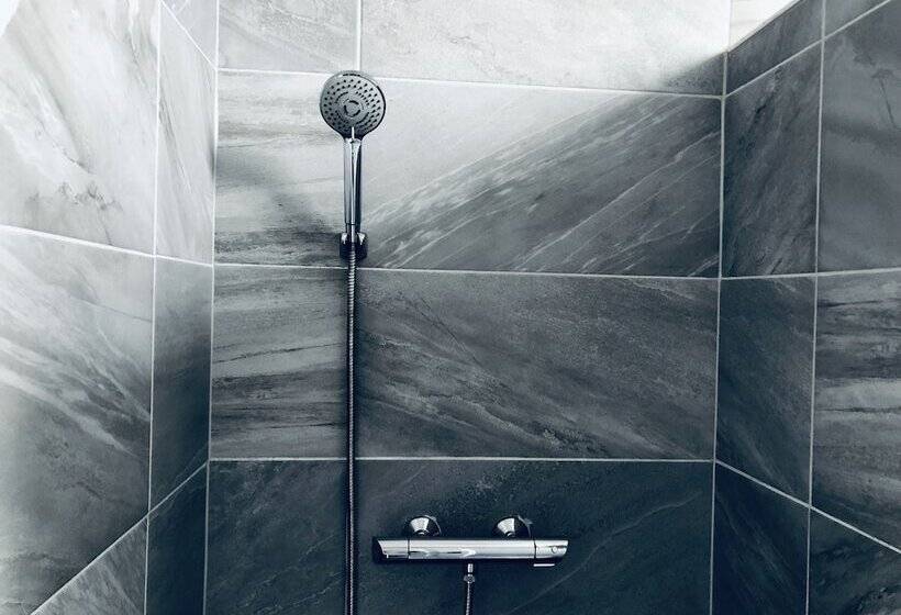 مبيت وإفطار Végvári Hotel Eger