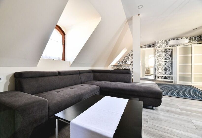 مبيت وإفطار Végvári Hotel Eger