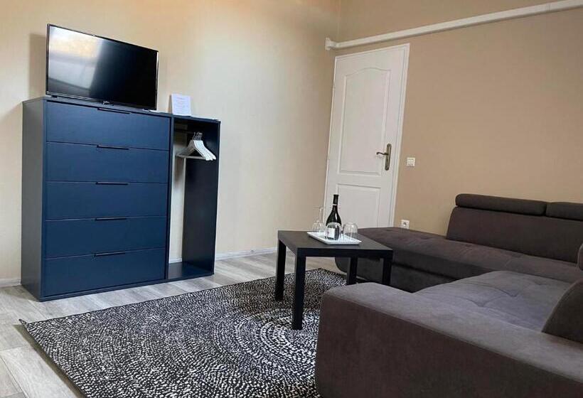 مبيت وإفطار Végvári Hotel Eger