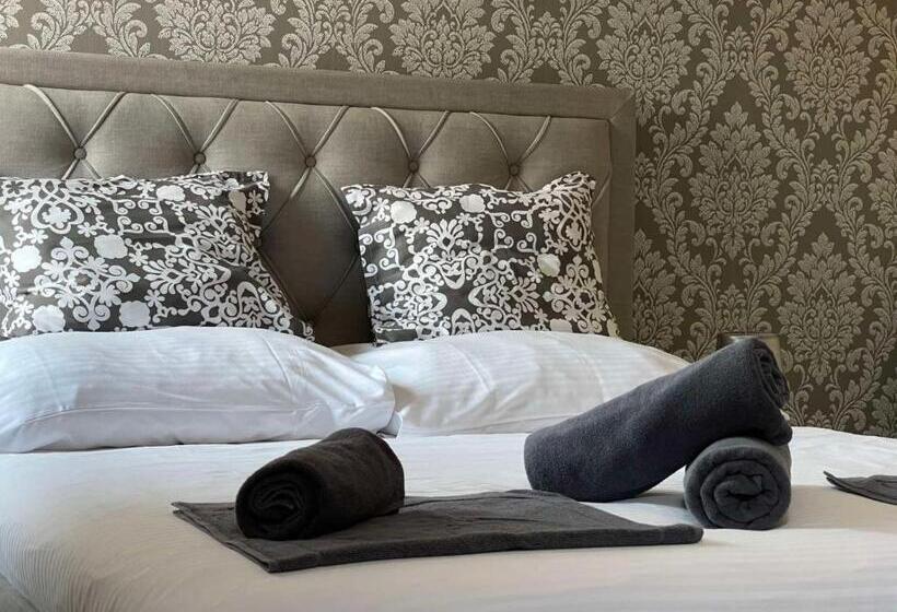 مبيت وإفطار Végvári Hotel Eger