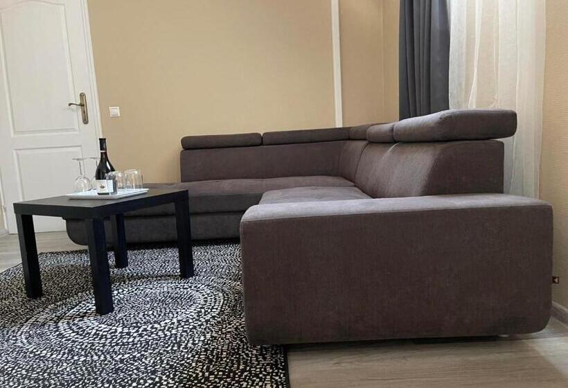 مبيت وإفطار Végvári Hotel Eger
