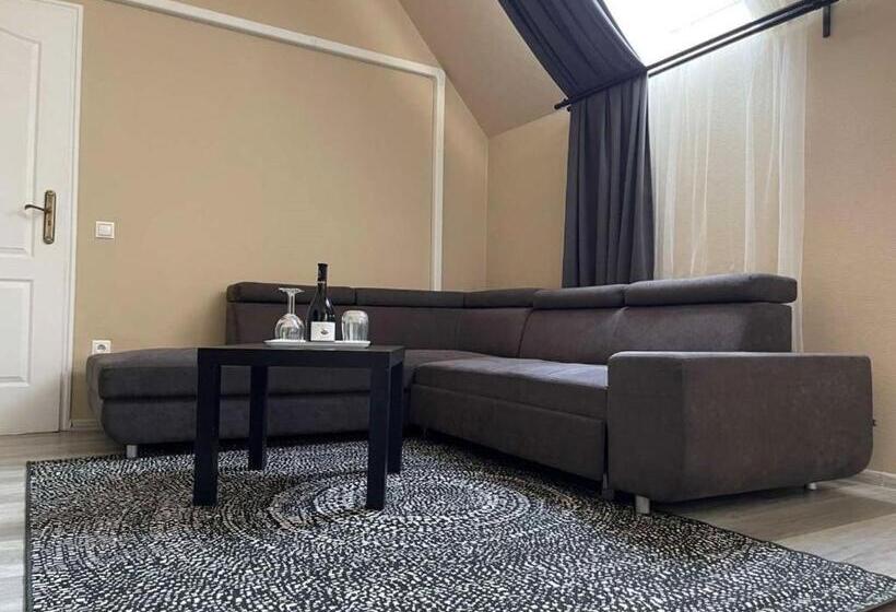 مبيت وإفطار Végvári Hotel Eger