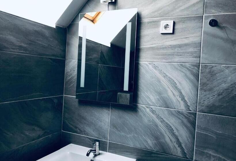 مبيت وإفطار Végvári Hotel Eger