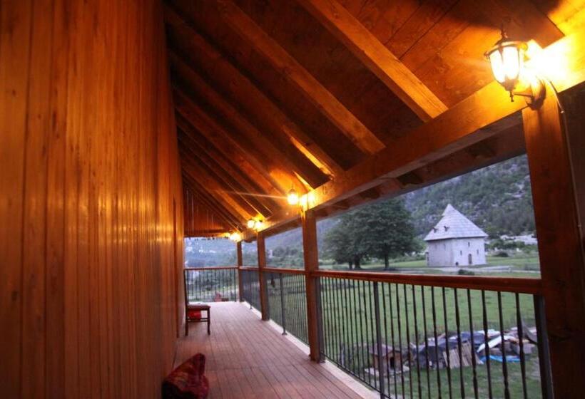 호텔 Bujtina Polia