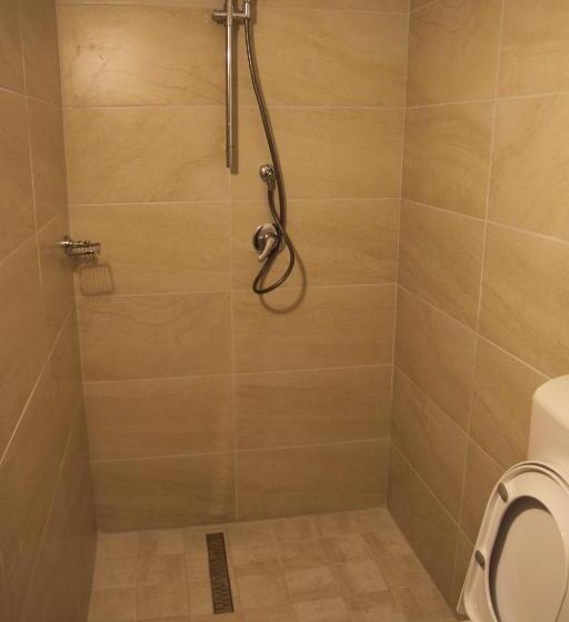 호텔 Bujtina Polia