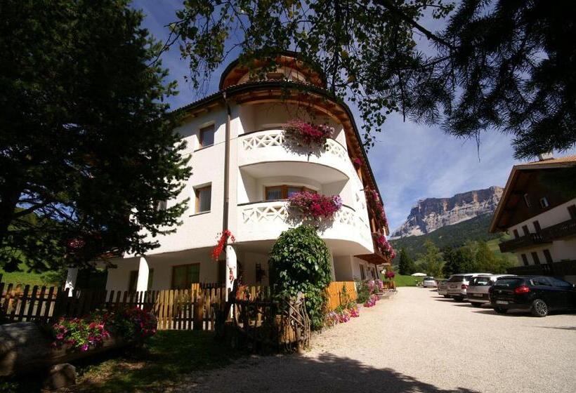 בית מלון כפרי Garni La Ciasota 3s