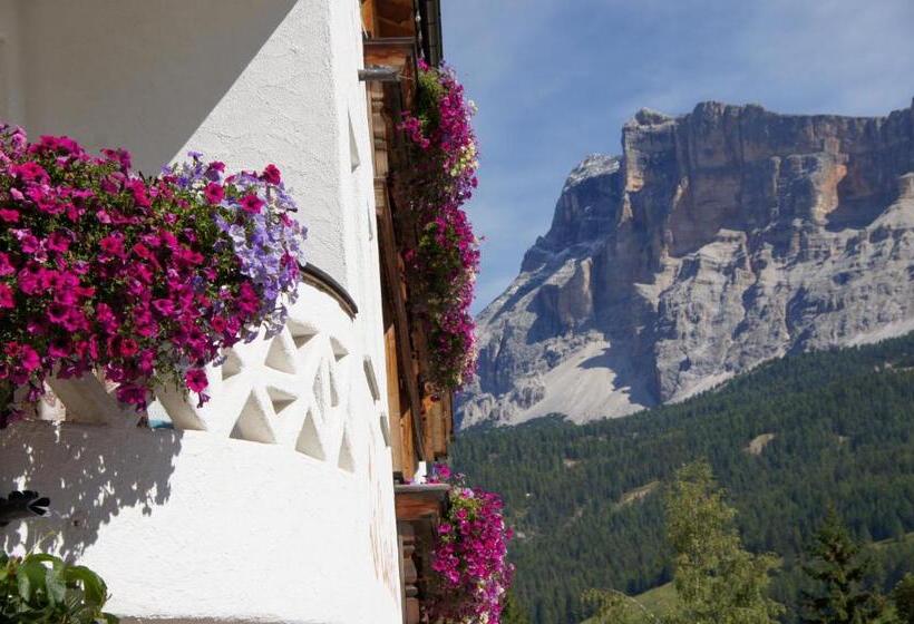 בית מלון כפרי Garni La Ciasota 3s