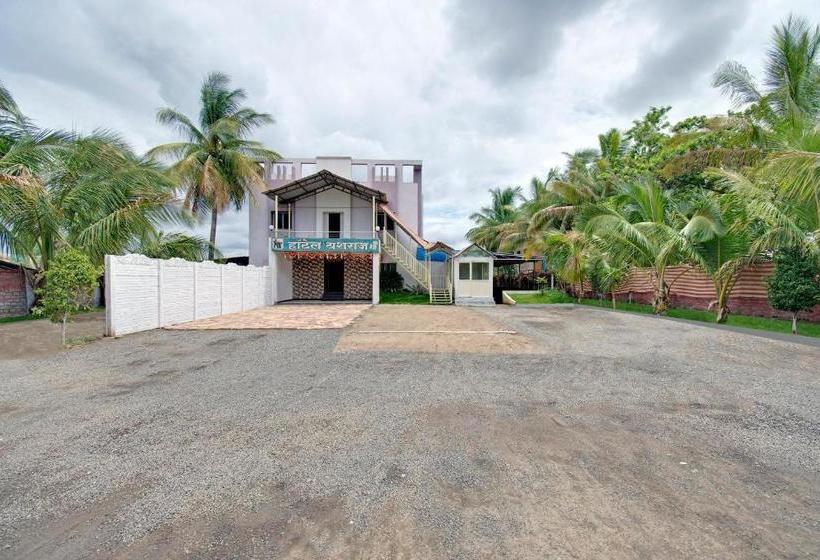 Hotel Spot On 44687  Nandini Lodging