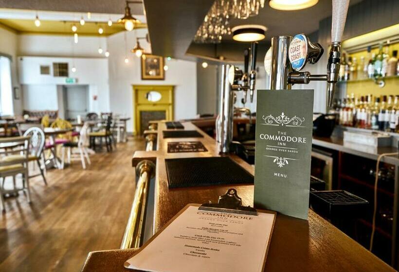 酒店 The Commodore Inn