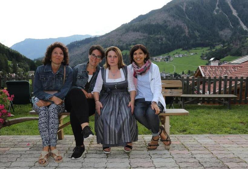 פנסיון Garni Miravalle