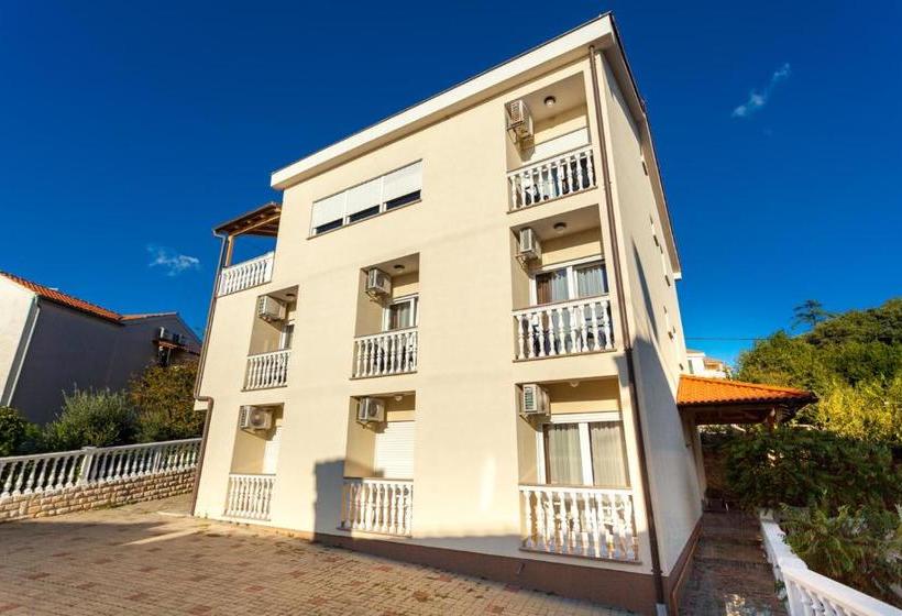 Пансион Guesthouse Villa Adria