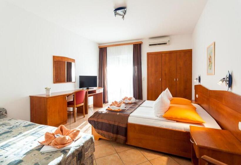 Пансион Guesthouse Villa Adria