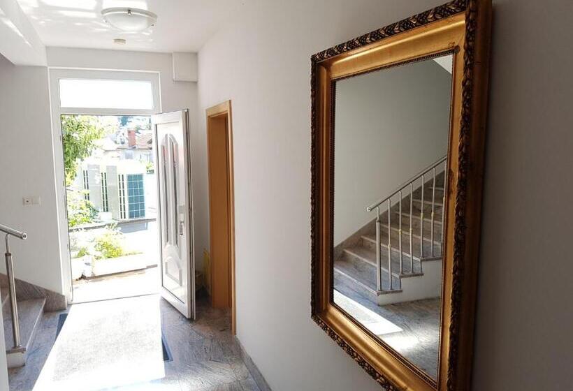 Пансион Guesthouse Villa Adria