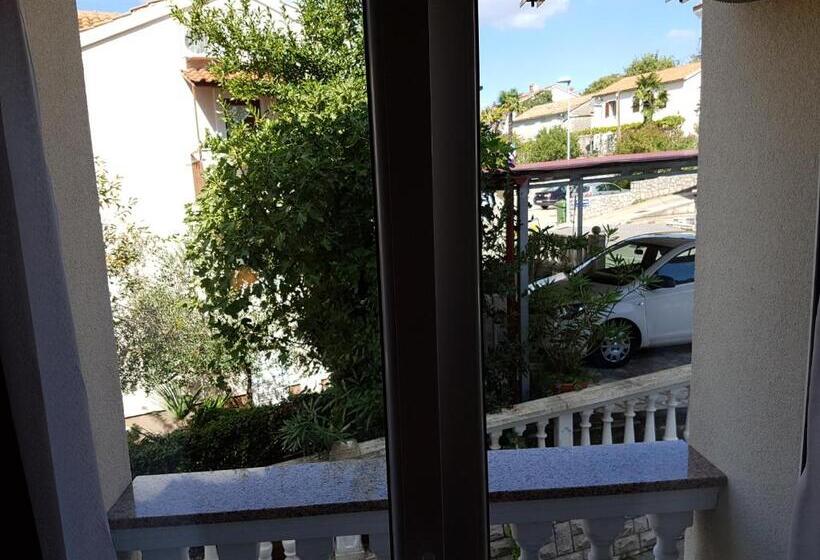 Пансион Guesthouse Villa Adria