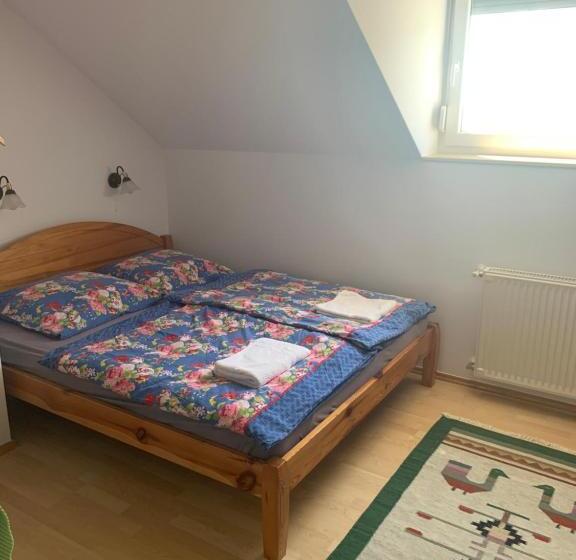 بنسيون Haus Kristina