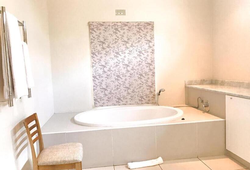 پانسیون Milner Manor