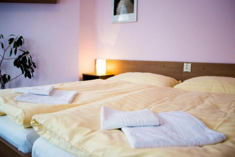 Пансион Penzion   Restaurace Na Mýtě