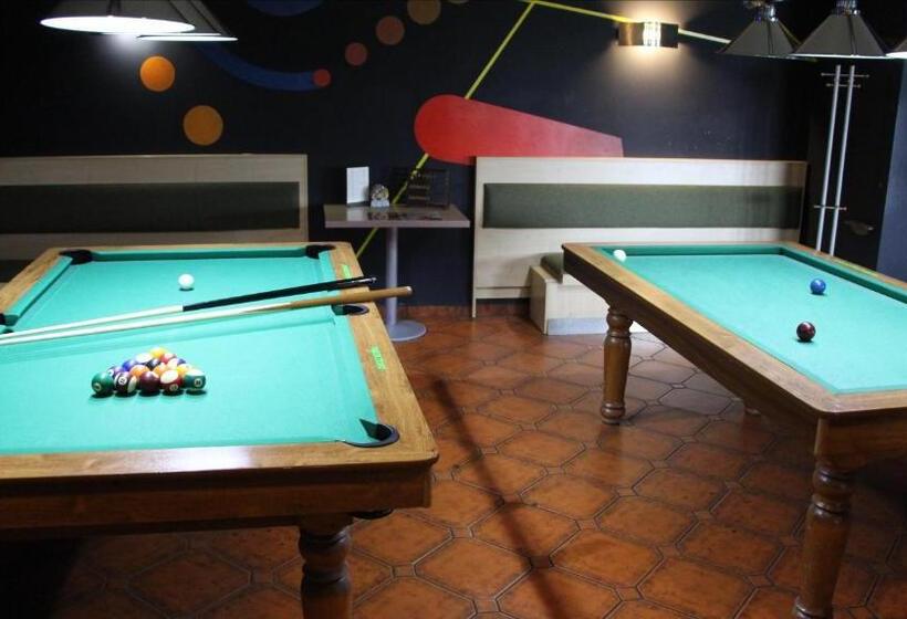 بنسيون Penzion Raketa Bowling