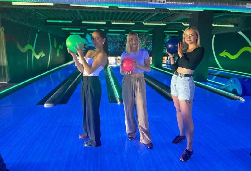 بنسيون Penzion Raketa Bowling