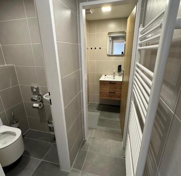 بنسيون Penzion Raketa Bowling