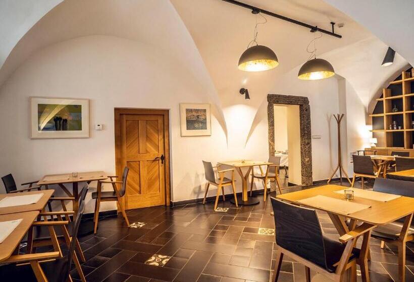 پانسیون Penzion Thir