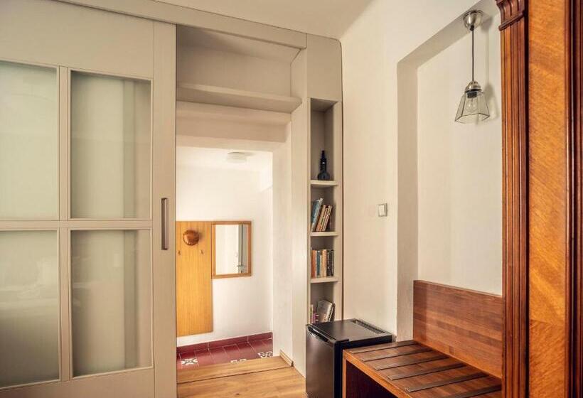 پانسیون Penzion Thir