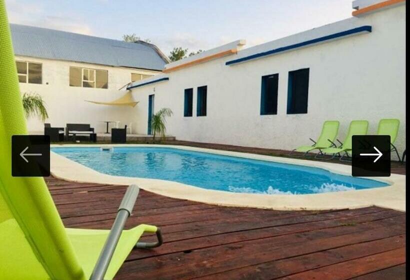 پانسیون Piriápolis Hostel & Suites