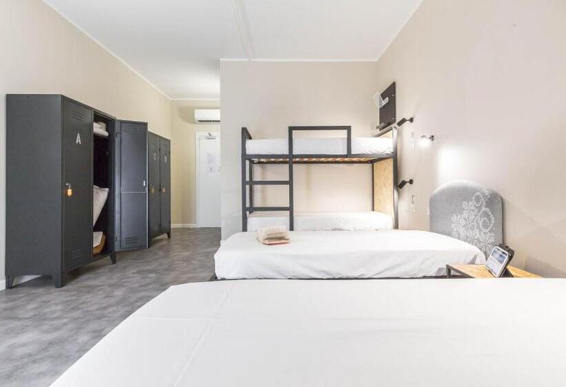 Piccolo Catalunya Hostel