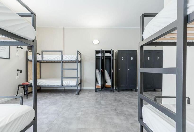 Piccolo Catalunya Hostel