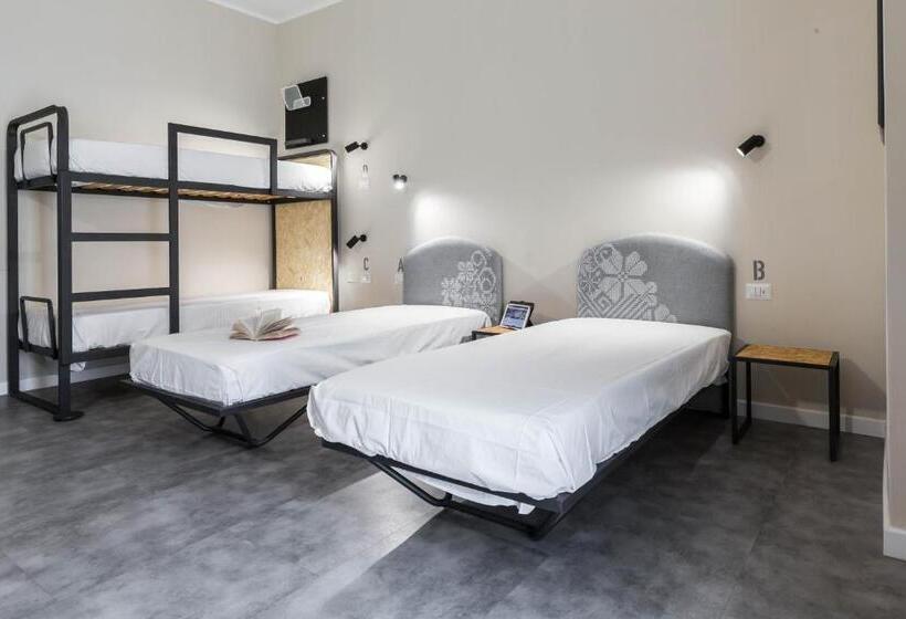 Piccolo Catalunya Hostel