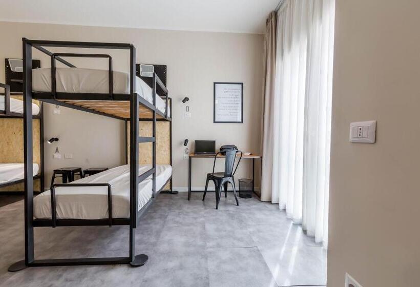 Piccolo Catalunya Hostel