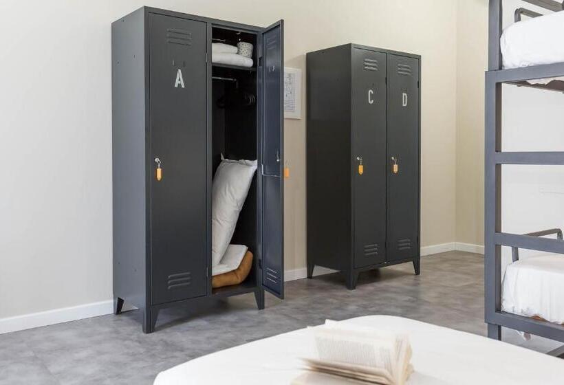 Piccolo Catalunya Hostel