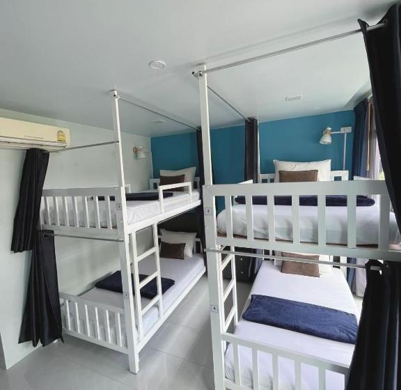 استراحتگاه Dee Dee Sea Front