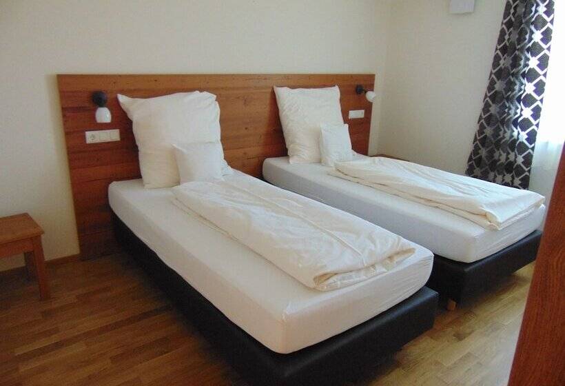 בית מלון כפרי Heimfeld Cafe Restaurant