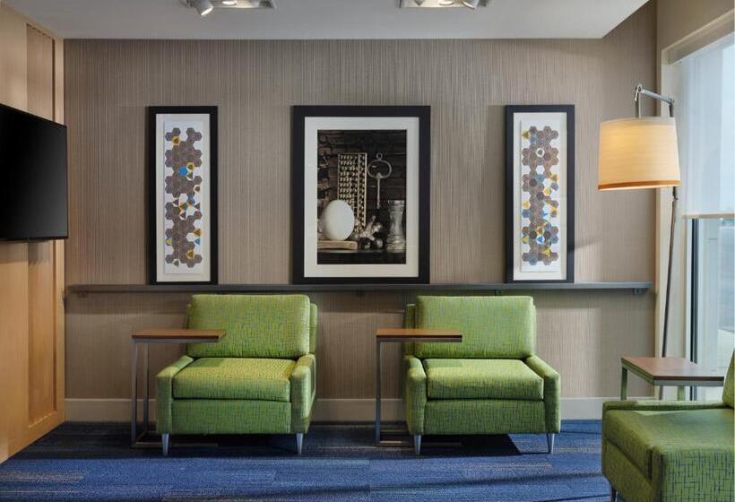 هتل Holiday Inn Express & Suites   Lockport, An Ihg