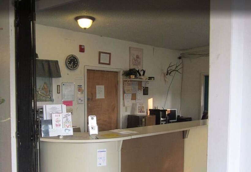 בית מלון כפרי Montana Inn Near Little Bighorn   Colstrip