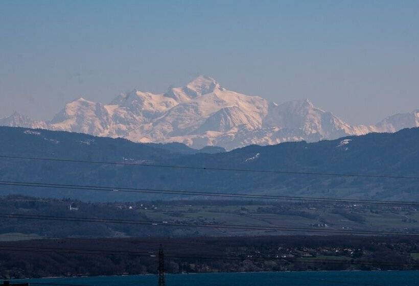 Отель The Bowling