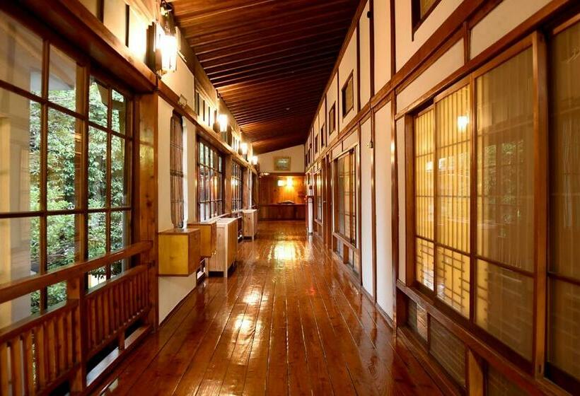 هتل Hitoyoshi Ryokan