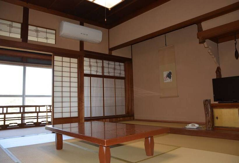 فندق Katsuzakikan