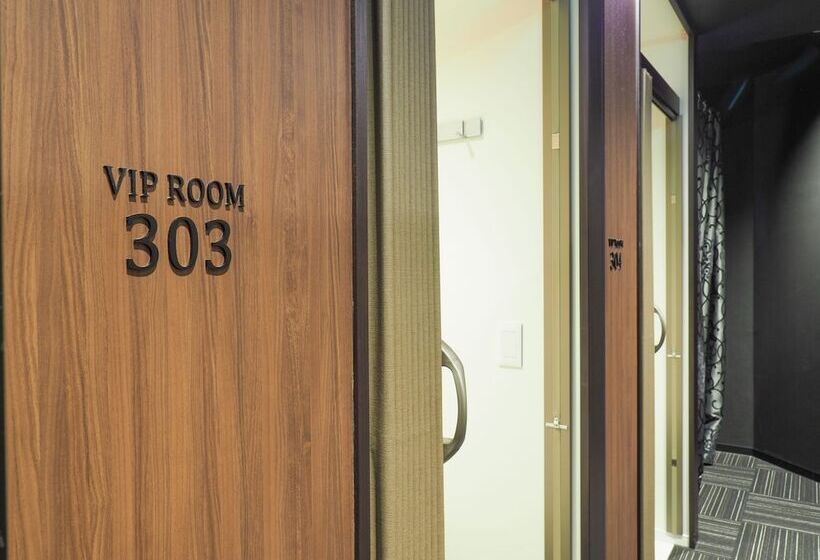 בית מלון כפרי Leo Yu Capsule  Nishi Funabashi