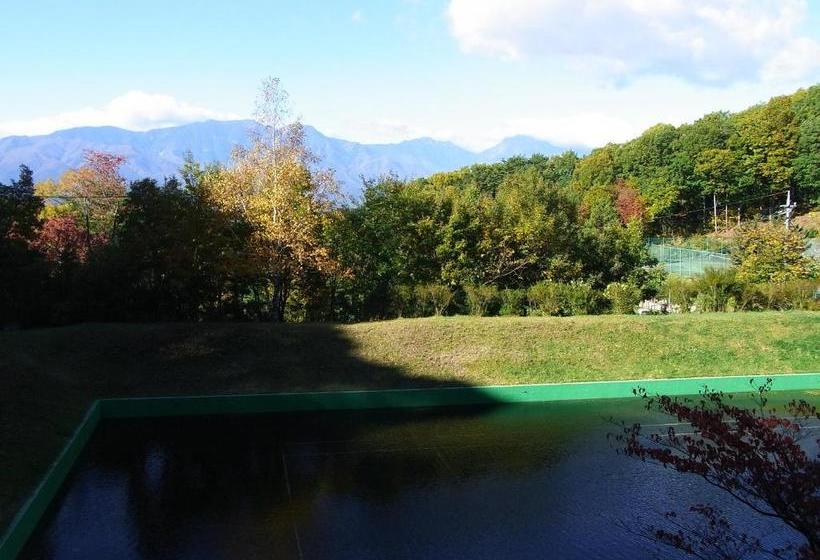 בית מלון כפרי Sakura Resort