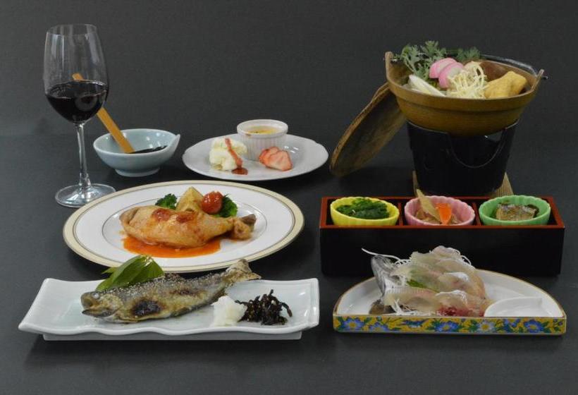 בית מלון כפרי Sakura Resort