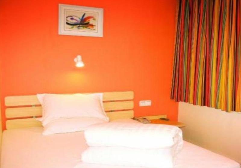 فندق 7 Days Inn Bazhong Nan Chi South Road Fenghuang City Branch